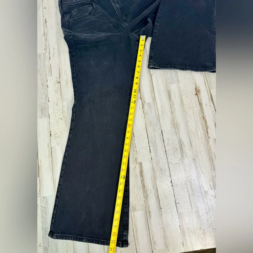 Universal Thread Women's High-Rise Flare Jeans Black Denim Size 16R Short NWT - Picture 9 of 12